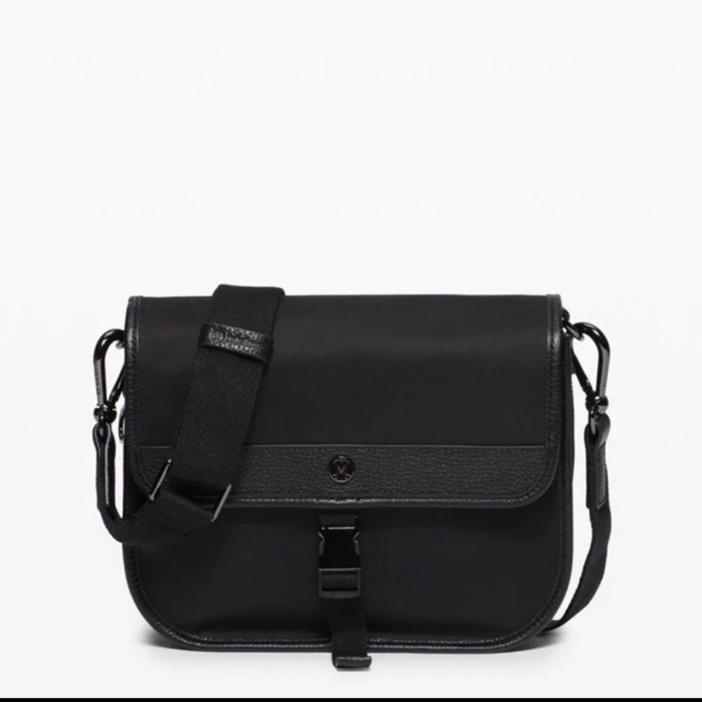 Black Lululemon Crossbody Bag